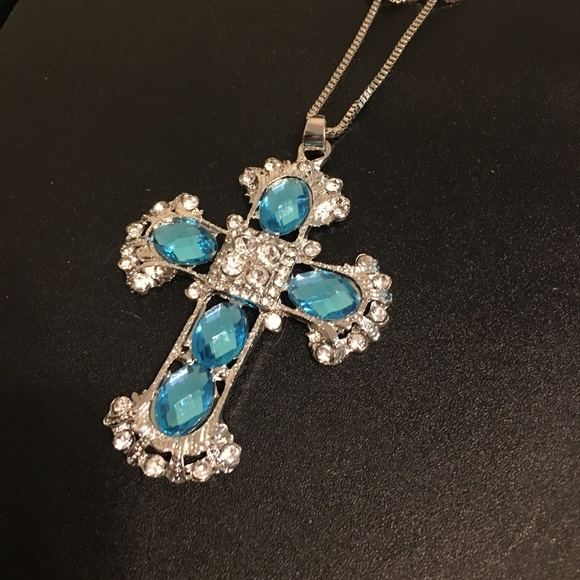 Cross Rhinestone Necklace NEW - Picture 3 of 7